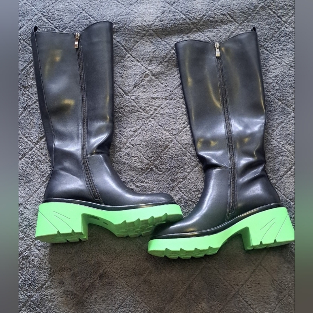 Vivianly ladies Boots - Size 8